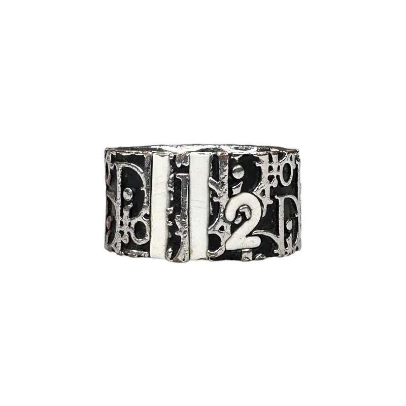 (13) DIOR BLACK TROTTER MONOGRAM "2" RING