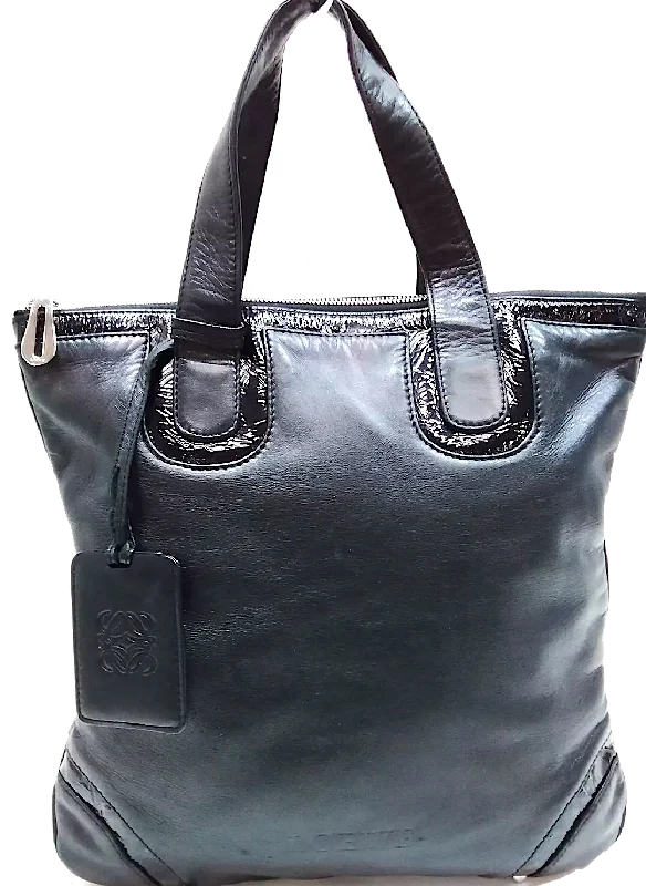 LOEWE Madrid. Black Leather Shoulderbag / Handbag